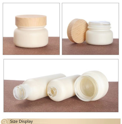 o cosmético de vidro do tampão de parafuso 110ml 47/400 engarrafa frascos com tampas de bambu 47mm